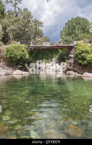 La Maquina piscina naturale. Acque cristalline nel cuore della contea di la vera, Caceres, Estremadura, Spagna Foto Stock