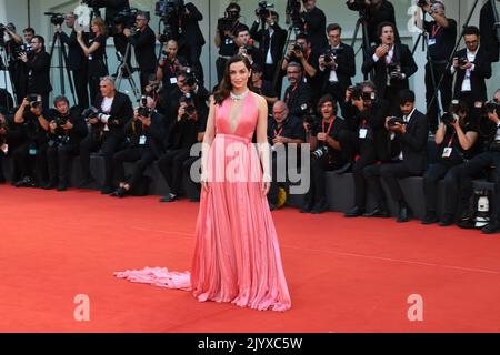 Venezia, Italia. 08th Set, 2022. Ana de Armas partecipa al tappeto 'Blonde' al 79th° Festival Internazionale del Cinema di Venezia il 08 settembre 2022 a Venezia. Credit: Sipa USA/Alamy Live News Foto Stock