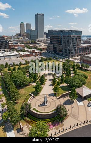 Tulsa, Oklahoma - il John Hope Franklin Reconciliation Park, un memoriale basato sul massacro di razza del 1921 in cui molti afroamericani sono stati assassinati Foto Stock