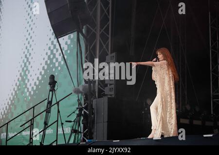 Firenze + la macchina dal vivo al festival dei suoni Tempelhof di Berlino, Germania Foto Stock