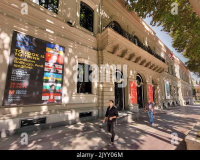 Tbilisi, Georgia - 07 23 2022: Zurab Tsereteli MoMA Tbilisi - il Museo di Arte moderna che espone principalmente l'opera di Zurab Tsereteli, con altri Foto Stock