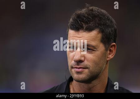 Milano, Italia, 7th settembre 2022. L'ex centrocampista Bayern Monaco e la Germania Michael Ballack commentano DAZN durante la partita UEFA Champions League a Giuseppe Meazza, Milano. L'immagine di credito dovrebbe essere: Jonathan Moskrop / Sportimage Foto Stock