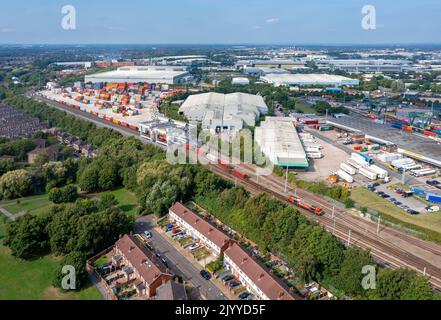 La Deutsche Bahn 66099 si ferma al terminal dei container di Trafford Park. 2nd settembre 2022 Foto Stock