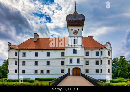 Schloss Hohenkammer castello in Baviera, Germania. Hohenkammer Castle è un castello di Hohenkammer, nel distretto di Freising, in alta Baviera Foto Stock