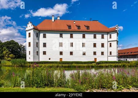 Schloss Hohenkammer castello in Baviera, Germania. Hohenkammer Castle è un castello di Hohenkammer, nel distretto di Freising, in alta Baviera Foto Stock