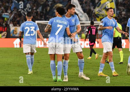 Roma, Italia, 8 Set, 2022 i giocatori del Lazio si esaltano dopo aver segnato il gol 2-0 nel 15th minuto alla partita di calcio Lazio vs Feyenoord UEFA Europa League 2022-2023 Credit:Roberto Ramaccia/Alamy Live News Foto Stock