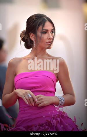 Venezia, Italia. 08th Set, 2022. VENEZIA, ITALIA - SETTEMBRE 08:Rosa Perrottapartecipa al tappeto rosso 'Blonde' al 79th° Festival Internazionale del Cinema di Venezia, il 08 settembre 2022 a Venezia. Credit: dpa/Alamy Live News Foto Stock