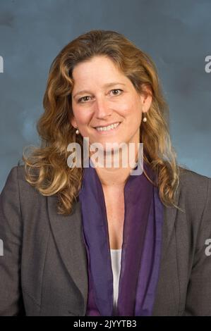 Ritratto di Valerie Piper, Vice Segretario aggiunto per lo sviluppo economico, Ufficio per la pianificazione e lo sviluppo comunitario (CPD). Foto Stock