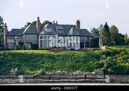 Grande albergo con ampi giardini sulla costa meridionale del Lago Erie tra il Fiume Rocky e Cleveland. Foto Stock