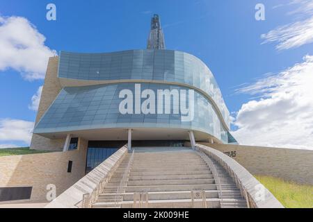 6 2022 agosto - Winnipeg Manitoba Canada - il museo del complesso dei diritti umani Foto Stock