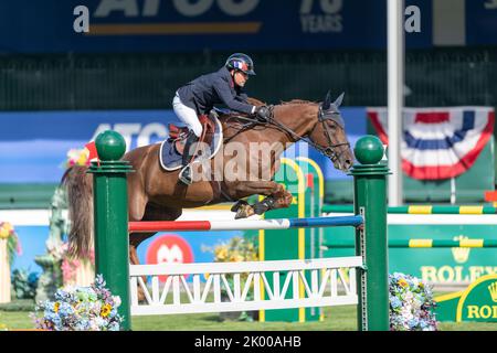 Calgary, Alberta, Canada, 2022-09-08, CMarc Dilasser (fra) cavalcando Chamann HA, CSIO Spruce Meadows Masters - CANA Cup Foto Stock