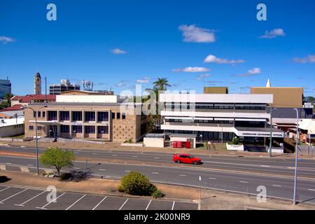 Bundaberg Court House e Queensland Government Office Building in Quay Street Bundaberg Queensland Australia Foto Stock