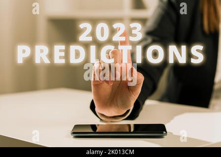 Scrittura a mano segno 2023 Predictionslist delle cose che si sentono che andare ad accadere senza prova. Parola scritta sulla lista delle cose che ritenete che andando a. Foto Stock