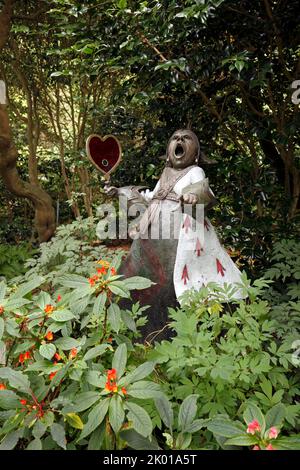 La Regina delle Spate, statua presso Abbotsbury sub giardino tropicale, Dorset, Regno Unito Foto Stock