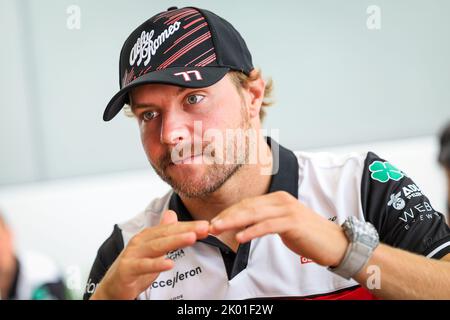 Monza, Italia. 09th Set, 2022. BOTTAS Valtteri (fin), Alfa Romeo F1 Team ORLEN C42, ritratto durante la Formula 1 Pirelli Gran Premio d'Italia 2022, Gran Premio d'Italia 2022, 16th° round del Campionato del mondo FIA Formula uno 2022 dal 9 al 11 settembre 2022 sull'Autodromo Nazionale di Monza, a Monza, Italia - Photo Florent Gooden/DPPI Credit: DPPI Media/Alamy Live News Foto Stock