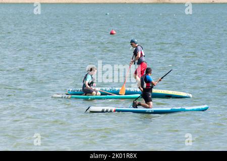 Addling in acqua di Bewl Foto Stock