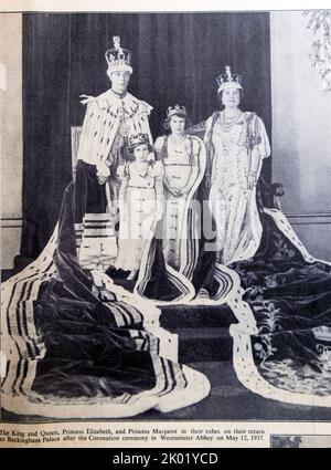 Re Giorgio VI e Regina, Principessa Elisabetta principi Margaret dopo la cerimonia di incoronazione Westminster Abbey 12 maggio 1937 nel quotidiano Times London UK Foto Stock