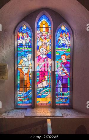 Bella vetrata nella chiesa di St Multose a Kinsale, Co Cork, Irlanda. Foto Stock