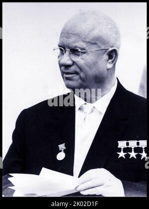 Nikita Khrushchev (1894 - 1971); politico sovietico che guidò l'Unione Sovietica durante parte della Guerra fredda come primo segretario del Partito Comunista dell'Unione Sovietica dal 1953 al 1964 e come presidente del Consiglio dei Ministri (o Premier) dal 1958 al 1964. Khrushchev era responsabile della de-stalinizzazione dell'Unione Sovietica Foto Stock