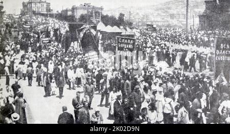 I lavoratori di Vladivostok protestano contro l'intervento straniero. 4th luglio 1918. &#13;&#10; Foto Stock