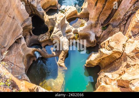 Le buche di fortuna Bourkes si trovano nella riserva del Canyon del fiume Blyde sulla strada panoramica nella provincia di mpumalanga, in Sudafrica Foto Stock