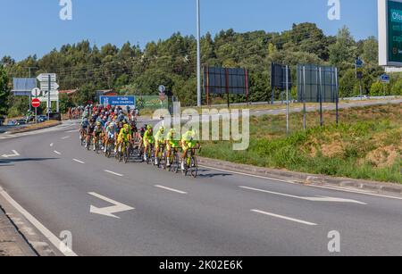 Braga, Portogallo : 12 agosto 2022, - ciclisti che prendono parte alla tappa Santo Tirso - Braga in volta una corsa in Portogallo, Braga, Portogallo Foto Stock