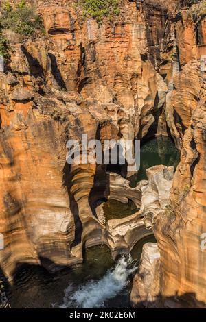 Le buche di fortuna Bourkes si trovano nella riserva del Canyon del fiume Blyde sulla strada panoramica nella provincia di mpumalanga, in Sudafrica Foto Stock