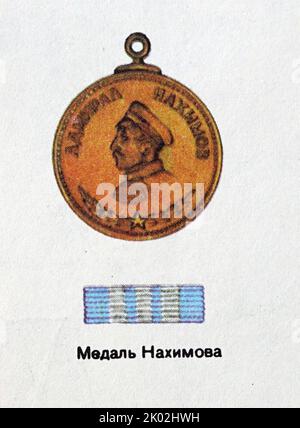 La Medaglia di Nakhimov fu un premio militare sovietico creato il 3 marzo 1944 per decisione del Soviet Supremo dell'URSS, per premiare la distinzione nella difesa della patria socialista e per riconoscere attivamente missioni di combattimento di successo sulle navi, In unità della Marina o delle guardie di frontiera. Il nome fu dato in onore dell'ammiraglio russo Pavel Nakhimov, uno dei più famosi ammiragli della storia navale russa. Foto Stock