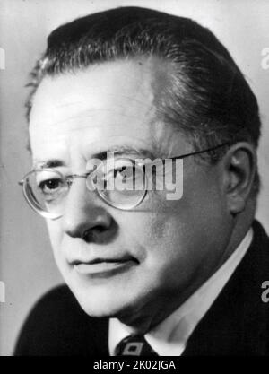 Palmiro Togliatti (1893 - 1964) politico italiano e leader del Partito Comunista Italiano dal 1927 fino alla sua morte. Fu soprannominato il Migliore ('il migliore')[1] dai suoi sostenitori. Nel 1930 divenne cittadino dell'Unione Sovietica Foto Stock