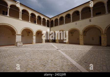 Larino - Molise - Palazzo Civico o Palazzo Ducale sede del comune di Larino Foto Stock