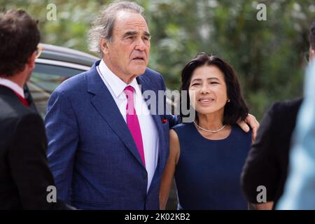 Lido di Venezia, Italia. 09th Set, 2022. Oliver Stone, Sun-jung Jung partecipa al tappeto rosso 'nucleare' al 79th° Festival Internazionale del Cinema di Venezia, il 09 settembre 2022 a Venezia. © Photo: Cinzia Camela. Credit: Live Media Publishing Group/Alamy Live News Foto Stock