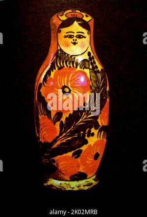 Polkhovskaya Matreshka, 1970s. Le bambole Matryoshka, anche note come bambole babushka, sono un insieme di bambole di legno di dimensioni decrescenti poste l'una all'interno dell'altra. Foto Stock