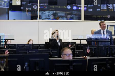 Houston, Stati Uniti. 09th Set, 2022. Il Vice Presidente Kamala Harris parla alla Stazione spaziale Internazionale mentre visita il Centro spaziale della NASA Johnson di Houston, Texas, venerdì 9 settembre 2022. Foto di Adam Davis/UPI Credit: UPI/Alamy Live News Foto Stock