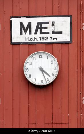 Norvegia, Vestfold og Telemark, Rjukan, Mæl, Wall, segnale stazione, orologio Foto Stock