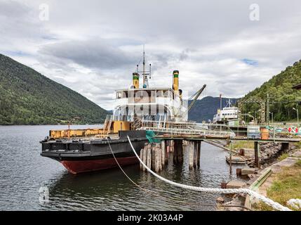 Norvegia, Vestfold og Telemark, Rjukan, Mæl, stazione ferroviaria, Traghetti ferroviari ammoniaca (nave a vapore) e Storgut, stabilimento di traghetti Foto Stock