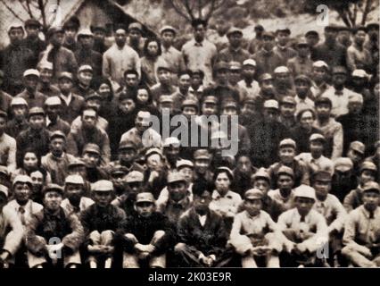 Foto di gruppo dei delegati al Settimo Congresso Nazionale del Partito Comunista Cinese (parziale). Ren Bishi era un leader militare e politico nel primo Partito comunista cinese. Nei primi anni '1930s, Foto Stock