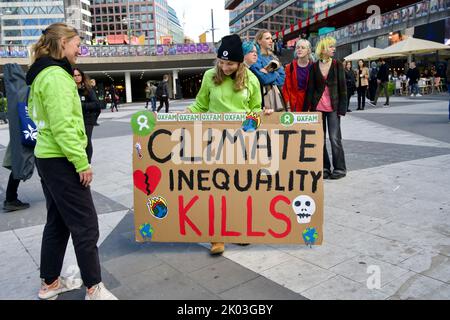 STOCCOLMA, SVEZIA - 9,2022 SETTEMBRE : Greta Thunberg e venerdì per la settimana 212. Foto Stock