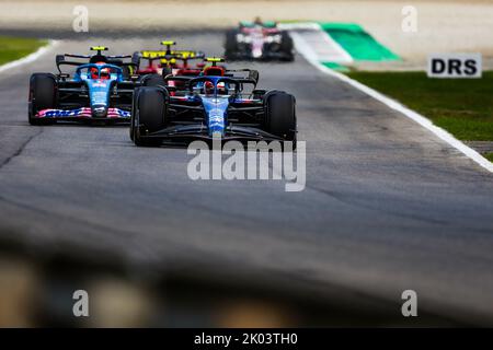 06 MATIFI Nicholas (CAN), Williams Racing FW44, 31 OCON Esteban (fra), Alpine F1 Team A522, azione in occasione della Formula 1 Pirelli Gran Premio d’Italia 2022, Gran Premio d’Italia 2022, 16th° round del Campionato del mondo FIA di Formula uno 2022 dal 9 al 11 settembre, 2022 sull'Autodromo Nazionale di Monza, a Monza, Italia - Foto Florent Gooden / DPPI Foto Stock