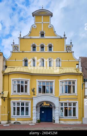 Alte Löwenapotheke (antico apotecario del Leone), edificio medievale di Bademutterstrasse n. 2, centro storico di Wismar, Germania. Foto Stock