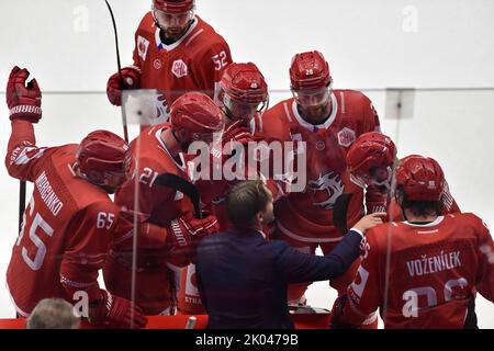 Trinec, Repubblica Ceca. 09th Set, 2022. Time out of Trinec giocatori durante la Champions Hockey League, Gruppo H, partita HC Ocelari Trinec vs Skelleftea AIK, il 9 settembre 2022, a Trinec, Repubblica Ceca. Credit: Jaroslav Ozana/CTK Photo/Alamy Live News Foto Stock