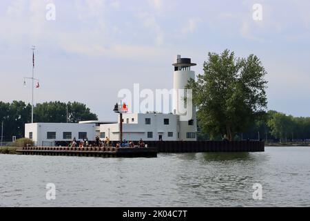 Stazione storica della guardia costiera di Cleveland nel porto di Cleveland. Foto Stock