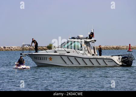 Sceriffo's Marine Patrol Boat nel porto di Cleveland nel settembre 2022 Foto Stock