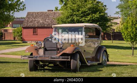 DEARBORN, MI/USA - 18 GIUGNO 2022: Un'auto Ford Phaeton al Motor Muster di Henry Ford (THF), che si tiene al Greenfield Village, vicino a Detroit, Michigan. Foto Stock