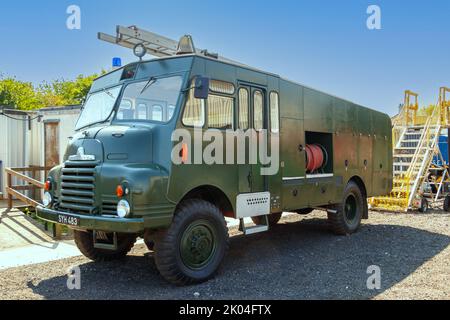 Il motore antincendio a pompa semovente RLHZ di Bedford, Green Goddess, costruito nel 1953 e nel 1956 SYH 483 presso il North East Land Sea & Air Museum Foto Stock