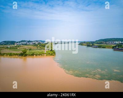 Sanjiangkou, Nanning, Guangxi, Cina, la linea di demarcazione dove si incontrano i due fiumi Foto Stock