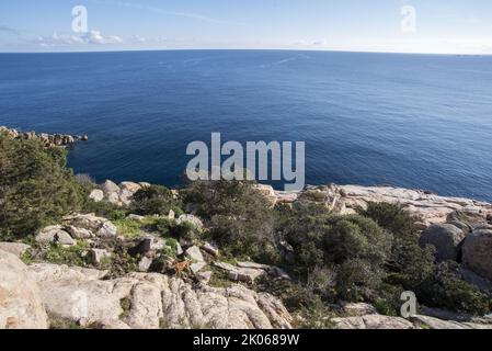 Costa rocciosa della Sardegna Foto Stock
