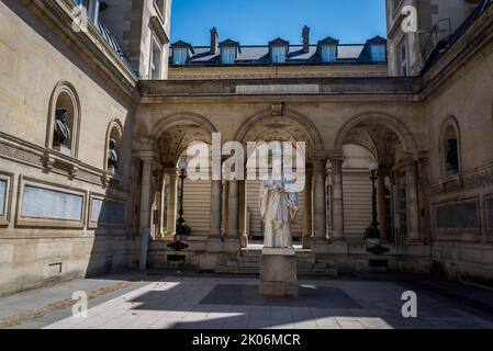 G. Bude statua al Collège de France, fondata nel 1530 da Francesco i, è un istituto di istruzione superiore e di ricerca, quartiere latino, 5th arrondis Foto Stock