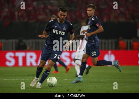 Nizza, Francia. 08th Set, 2022. Calcio: UEFA Europa Conference League, OGC Nice - 1. FC Köln, Gruppo D, giorno 1 allo stadio Allianz Riviera. Sargis ADAMYAN di Colonia è alla testa della palla. Credit: Friso Gentsch/dpa/Alamy Live News Foto Stock