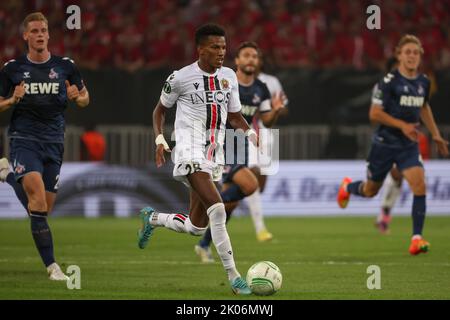 Nizza, Francia. 08th Set, 2022. Calcio: UEFA Europa Conference League, OGC Nice - 1. FC Köln, Gruppo D, giorno 1 allo stadio Allianz Riviera. Hicham Boudaoui di Nizza dirige la palla. Credit: Friso Gentsch/dpa/Alamy Live News Foto Stock