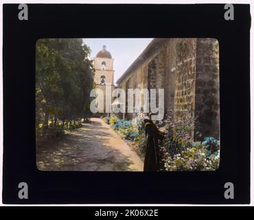 Santa Barbara Mission, 2201 Laguna Street, Santa Barbara, California, 1917. Costruito per Padre Antonio Paterna, 18th ° secolo, ricostruito nel 1815. Foto Stock